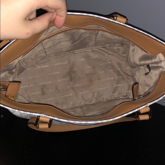 Authentic Michael Kors Large White Tote Purse - Picture 3 of 4